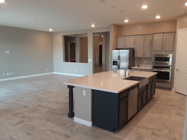 Building Photo - 9350 W Lone Cougar Way