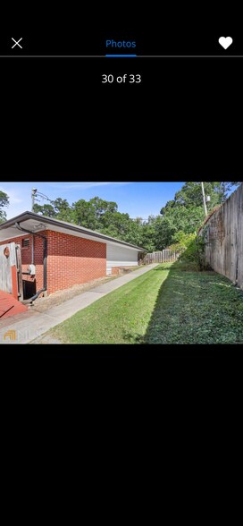 Building Photo - 102 Church St