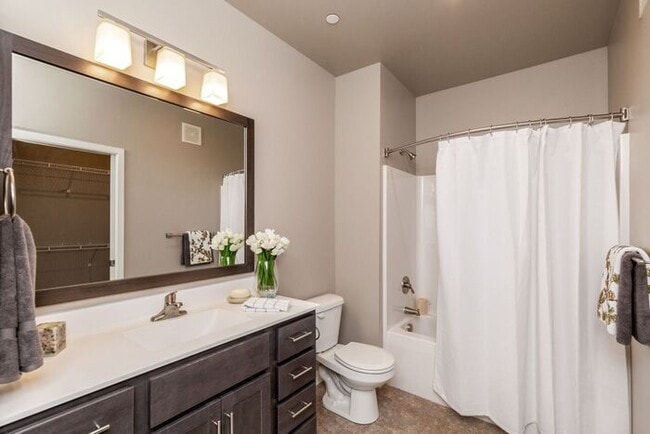 Building Photo - $1,295 | 1 Bedroom, 1 Bathroom | Pet Frien...