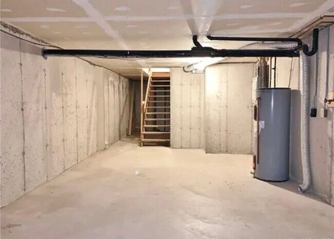 Building Photo - 66 Simsbury Landing