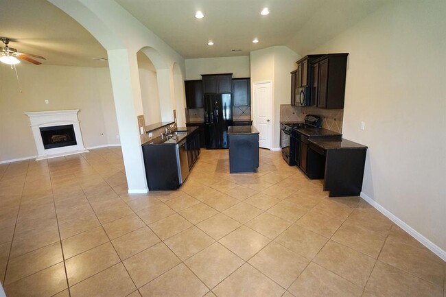 Building Photo - 1067 Cedar Lake Ct