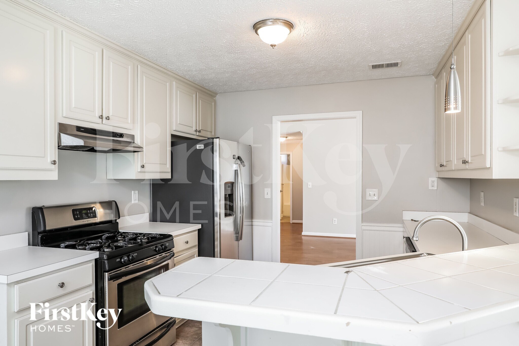 Building Photo - 120 Grayview Ct
