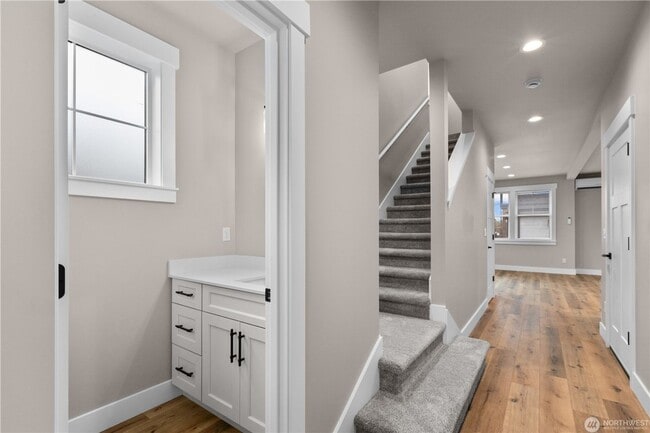 Building Photo - 2201 DeJong Dr