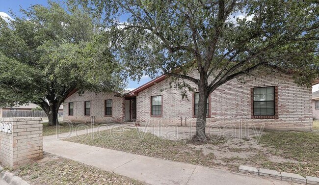 Building Photo - 2716 N 31st St