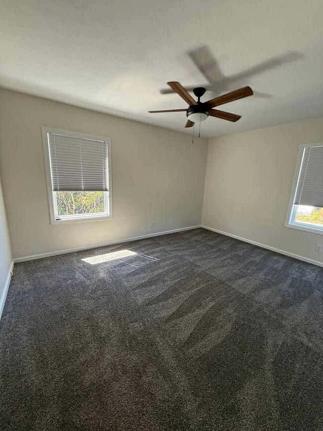 Building Photo - Newly Remodeled 3 Bed/2 Bath in North Bend