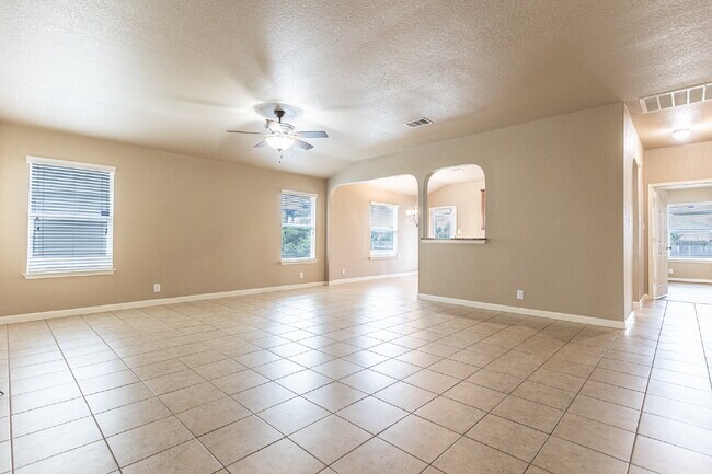 Building Photo - 259 Creekview Way