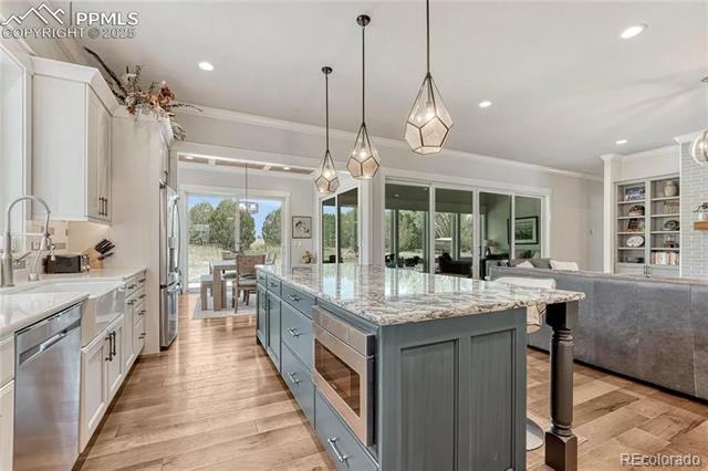 Building Photo - 1183 2nd St