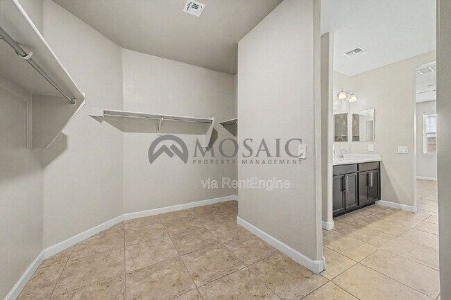 Building Photo - 10617 S 54th Ln