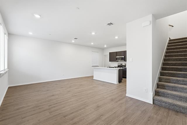 Building Photo - 215 Arbor Dr