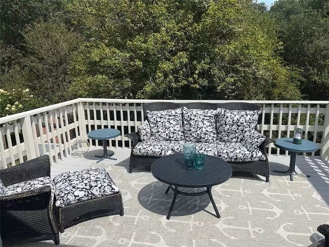 Building Photo - 16 Pleasant View Dr