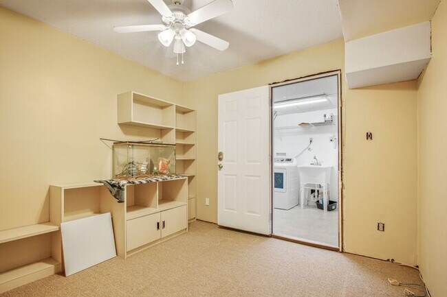 Building Photo - 948 Ficklen Rd