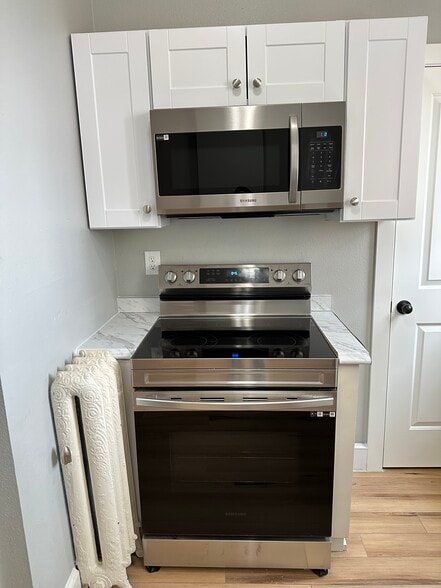 new Samsung appliances - 725 N Tejon St