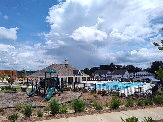 Building Photo - Beautiful New  Build Home located in the S...