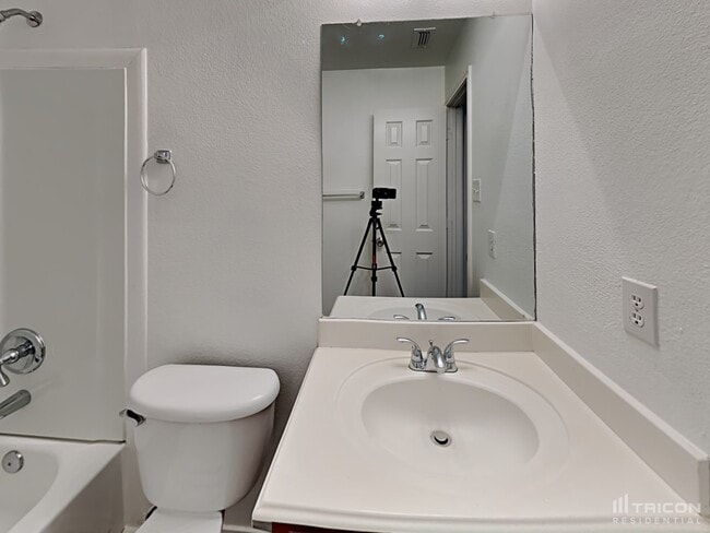 Building Photo - 7483 Tormes