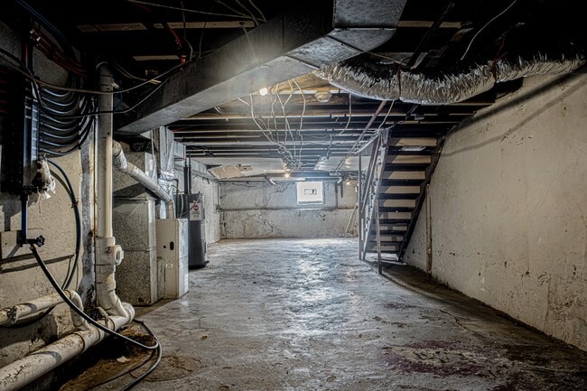 Building Photo - 2137 Mifflin St