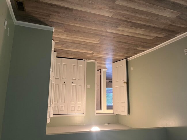 Building Photo - 169 Gateway Dr