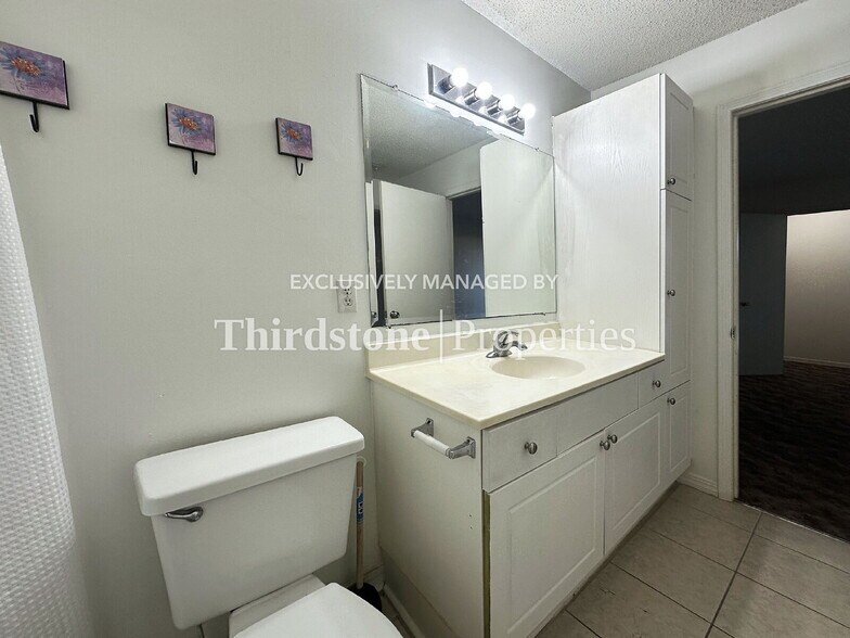 Building Photo - 10200 Belle Rive Blvd