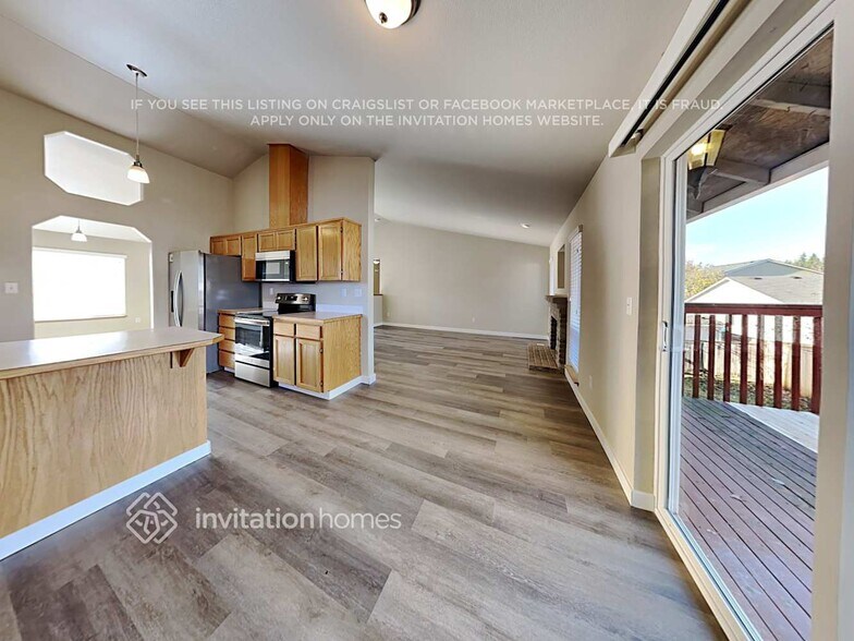 Building Photo - 8211 186 St E