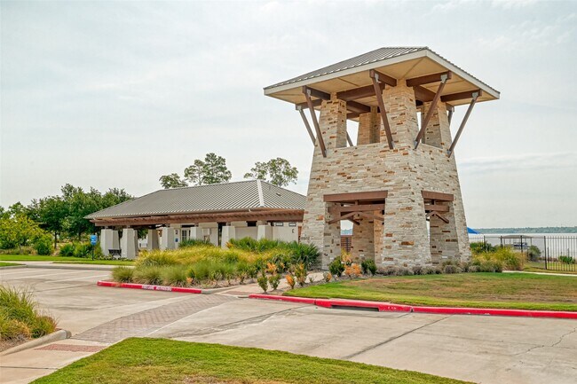 Building Photo - 18118 Van Berkel Ln