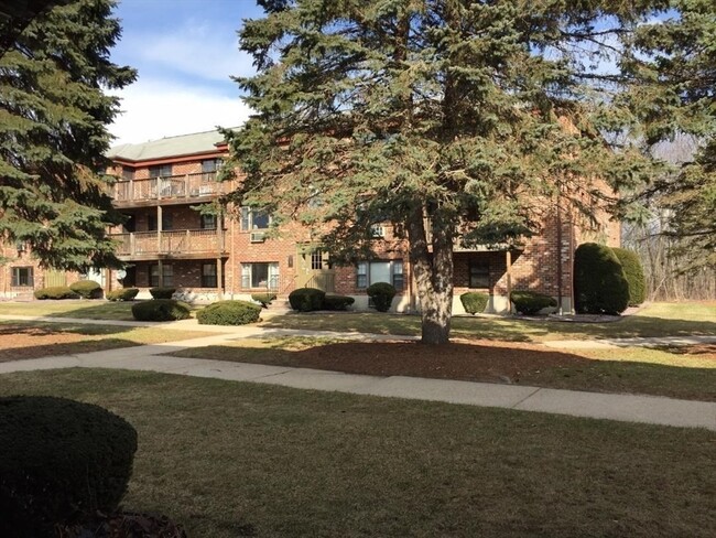 Building Photo - 16 Mayberry Dr