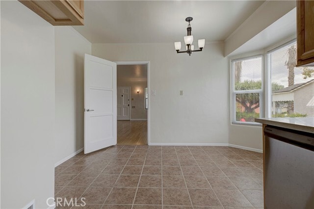 Building Photo - 559 E Providencia Ave