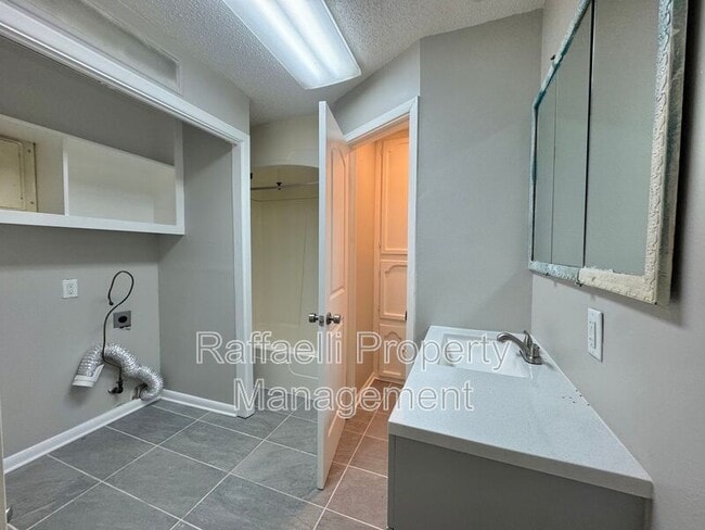 Building Photo - 3901 Wood St