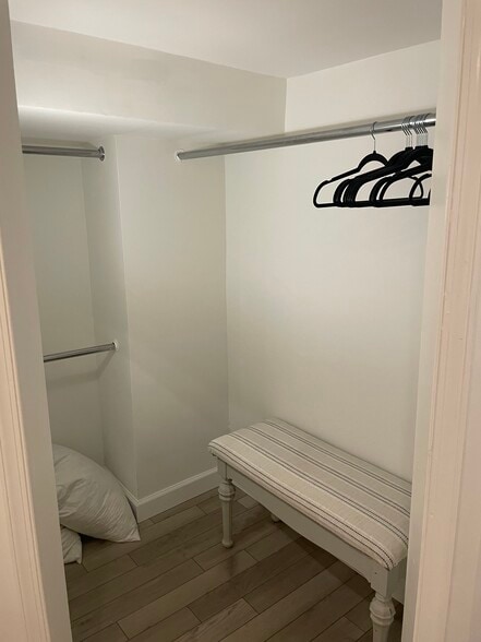 Building Photo - 402 N Cleveland St