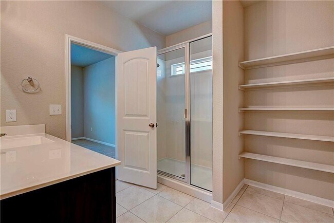 Building Photo - 2212 Bettylou Ln