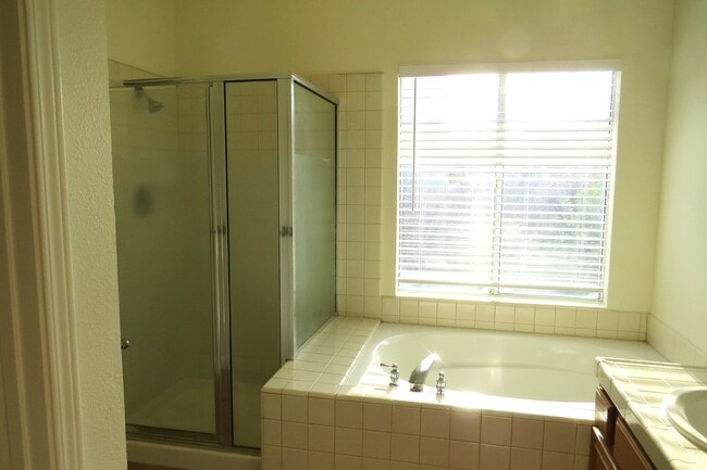Building Photo - 3268 Joshua Park Dr