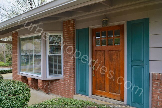 Building Photo - 1747 Holly Hill Dr West Columbia SC 29169