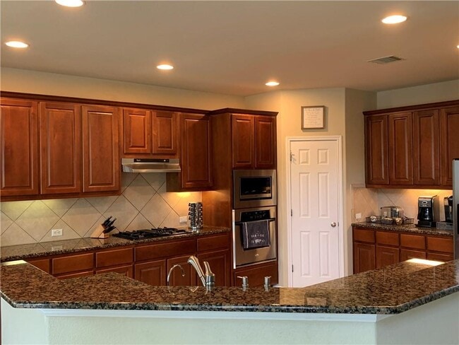 Building Photo - 16409 Broadbay Dr