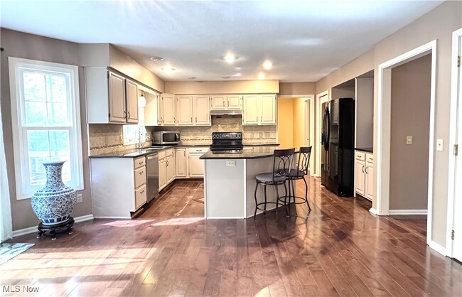 Building Photo - 5825 Nicholson Dr