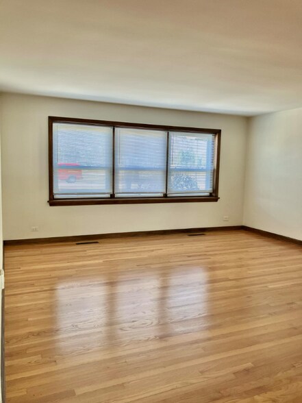Building Photo - 1345 S Mannheim Rd