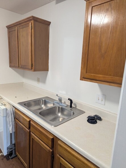 Building Photo - 932 Patty Cove