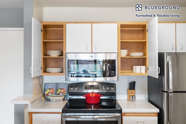 Building Photo - 3 Bayside Village Pl