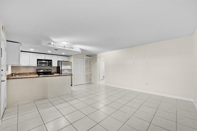 Building Photo - 3101 SW 27th Ave