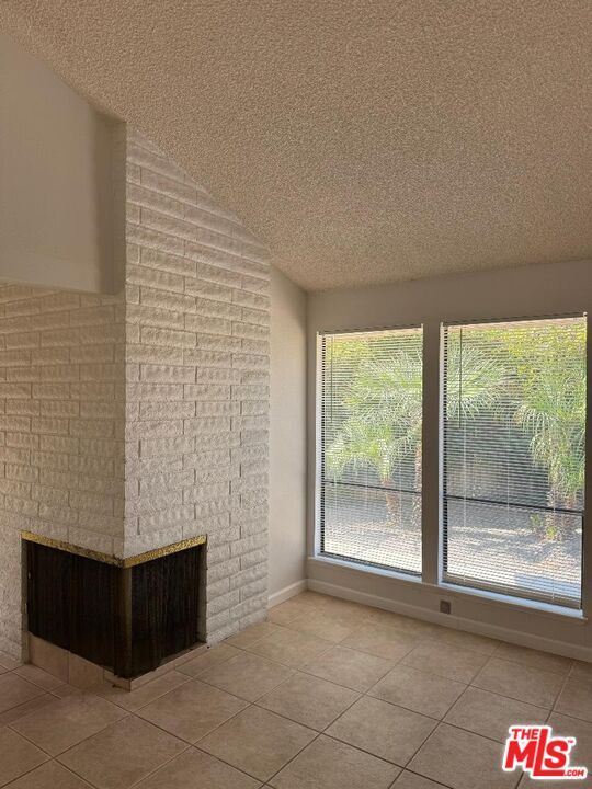 Building Photo - 40353 Sugar Bush Ct