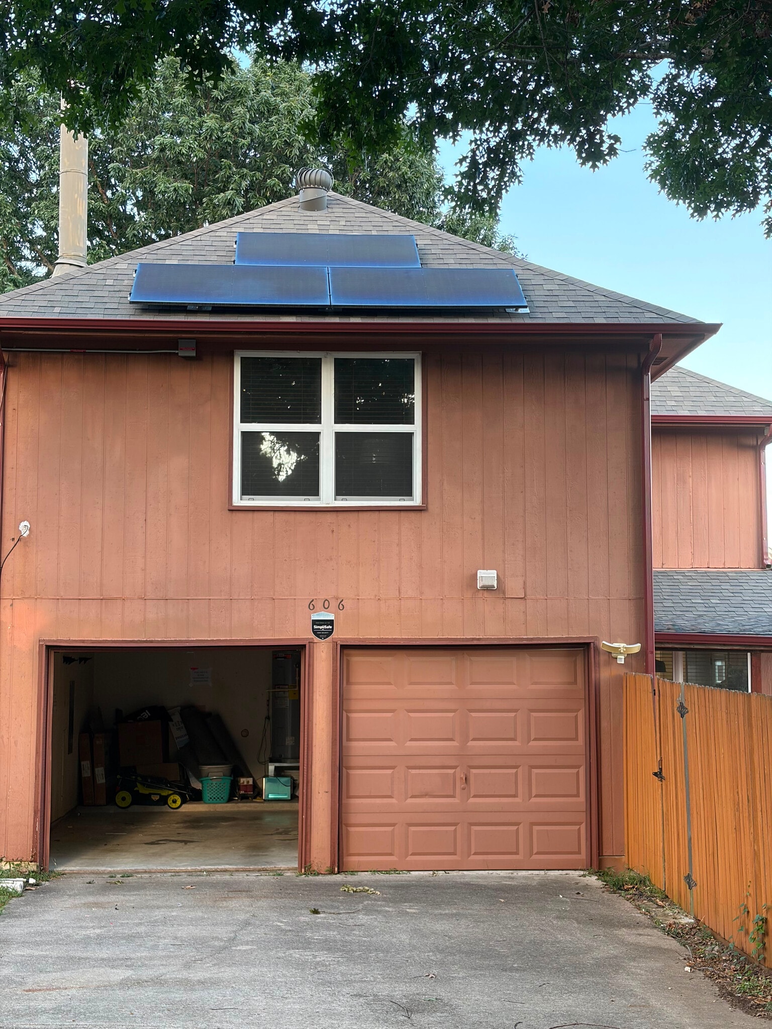 Building Photo - Room in House on Bandera St