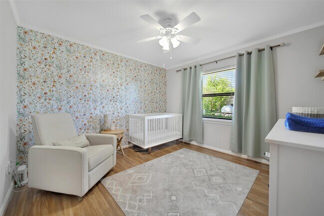 Building Photo - 4402 Fallbrook Dr
