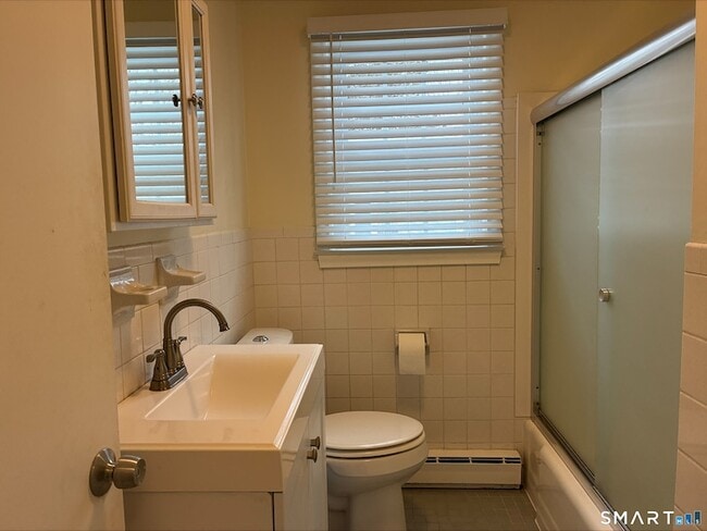 Building Photo - 26 College St