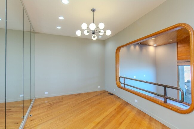 Building Photo - Extraordinary 5-Bed / 5-Bath Oceanfront Property in La Jolla!