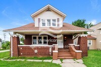 Building Photo - 831 S Walnut St