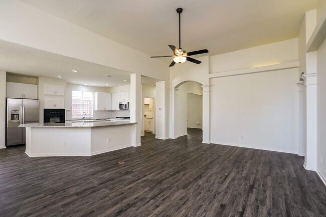 Building Photo - 12802 Magnolia Leaf St