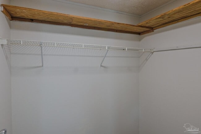 Building Photo - 6850 Bratt Rd