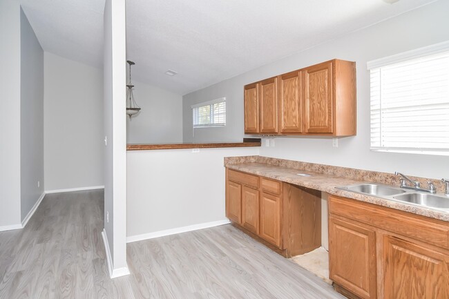 Building Photo - 4734 Waterfront Oak Dr