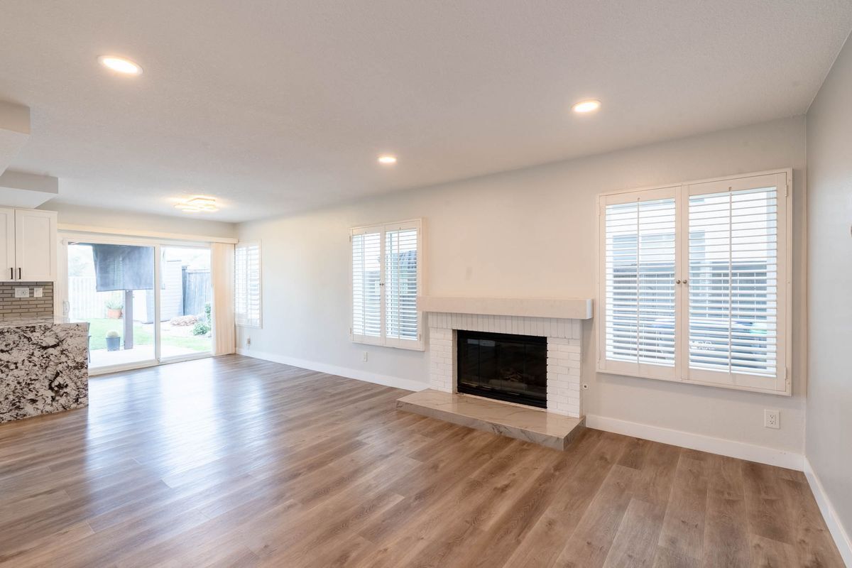 Building Photo - 4744 Golden Ridge Dr