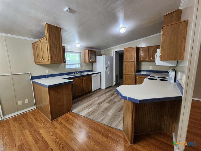Building Photo - 922 Ashwood Dr