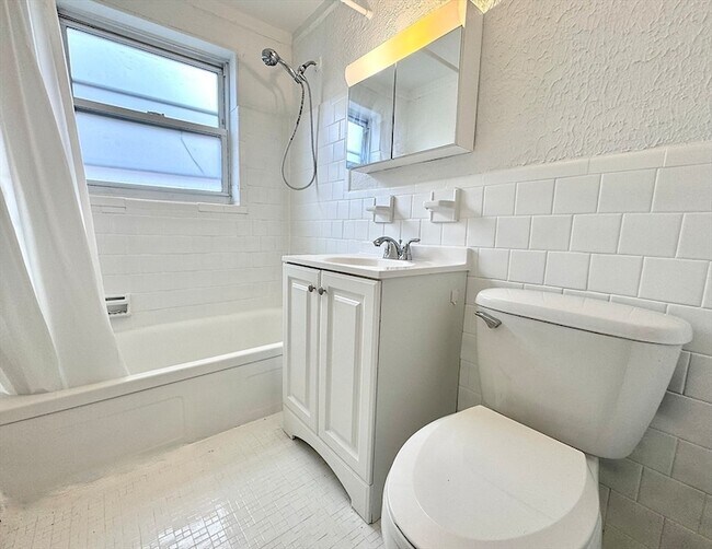 Building Photo - 12 Vinal St