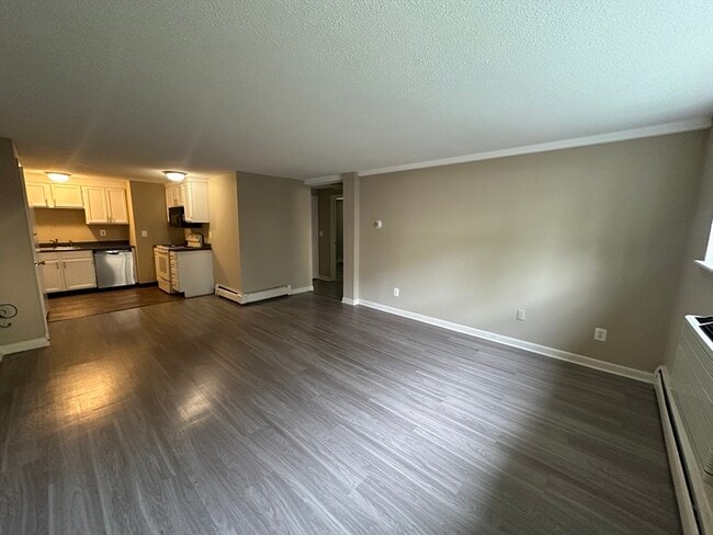 Building Photo - 375 Harvard St