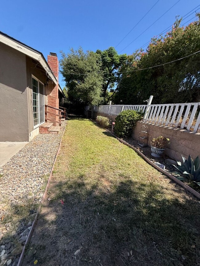 Building Photo - Updated Single Story Home Located in Orcutt with easy access to VSFB/Highway 135